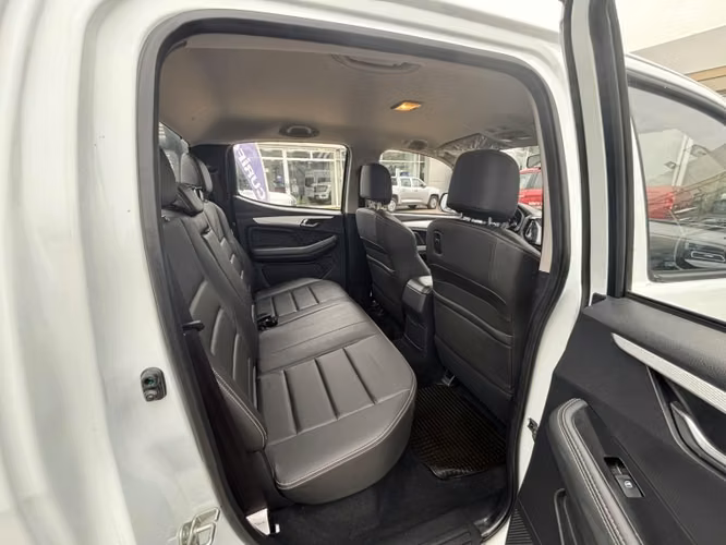 JIM RE-MAX CRDI DC 4X4 2.5