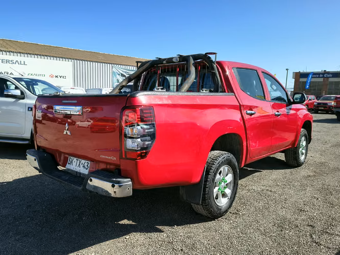 MITSUBISHI L200 2022 - Imagen 7