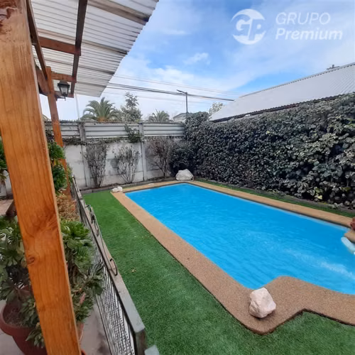 Casa en venta de 4 dorm.2 Baños Estac.Piscina. en La Florida