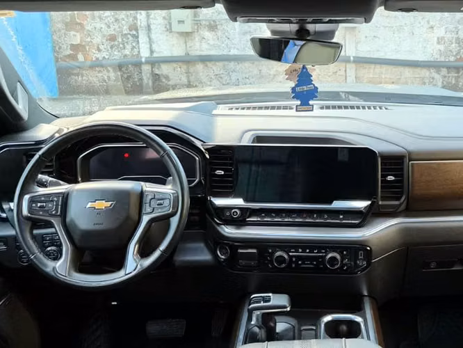 CHEVROLET SILVERADO 2025 - Imagen 7