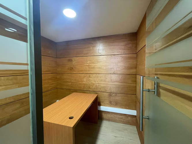 Amplia Oficina en arriendo– Santiago Centro (180375) - Imagen 11