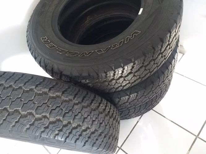 Neumaticos Good Year Wrangler P245/ 75 R17 110T