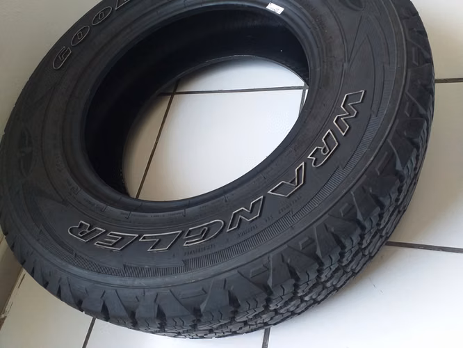 Neumaticos Good Year Wrangler P245/ 75 R17 110T