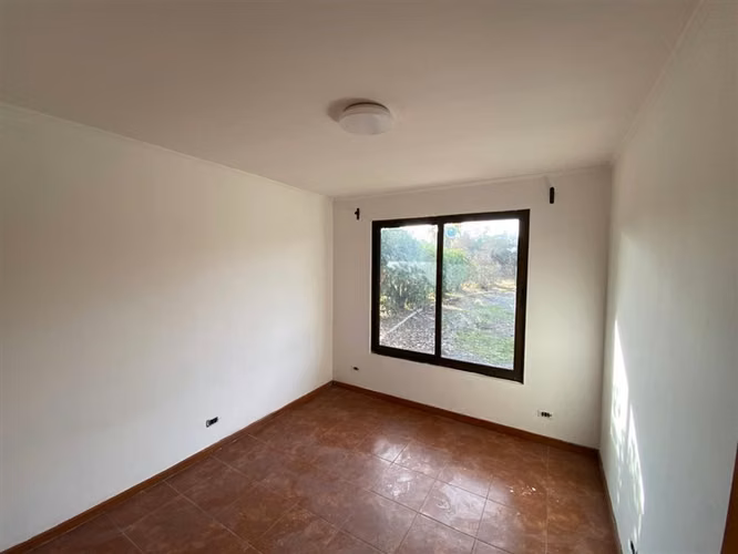 AP765 210 m2 en 4000 de terreno, 3D 2B estar y servicios
