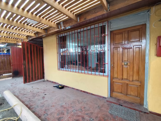 ¡Oportunidad en Conchalí! Casa 4D/1B con Gran Terr