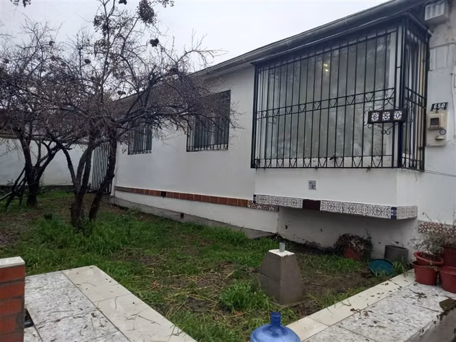 Vendo grán Casa de 4D 2B 1E 1B. gran terreno en Maipú