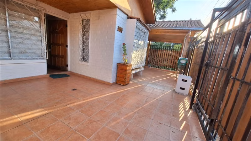 Casa en venta de 3 dorm. en Pudahuel
