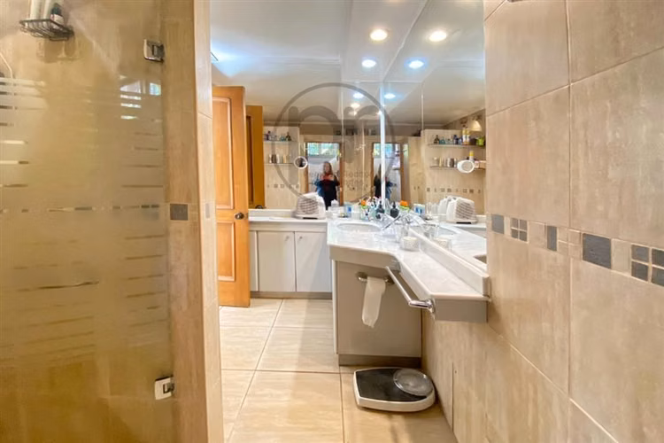 Venta casa Sta. María Manquehue, ideal familia numerosa - Imagen 11