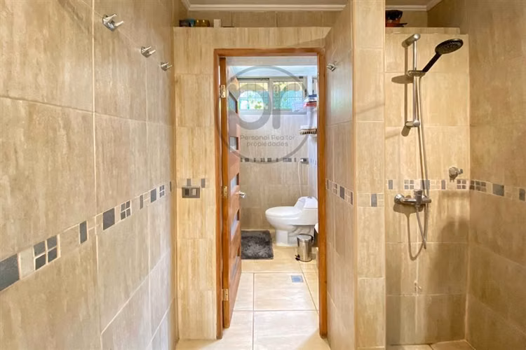 Venta casa Sta. María Manquehue, ideal familia numerosa - Imagen 10