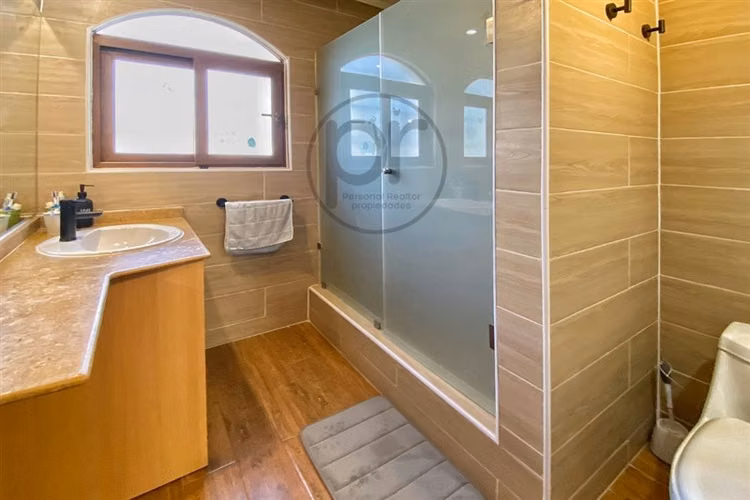 Venta casa Sta. María Manquehue, ideal familia numerosa - Imagen 13