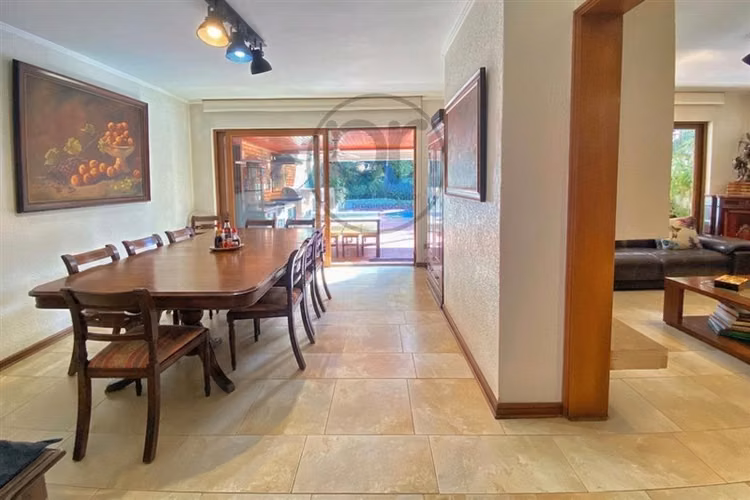 Venta casa Sta. María Manquehue, ideal familia numerosa - Imagen 7