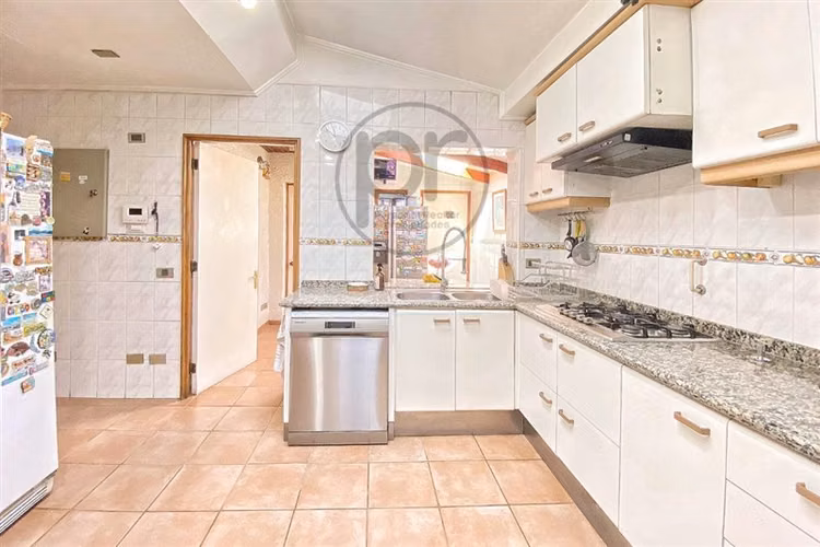 Venta casa Sta. María Manquehue, ideal familia numerosa - Imagen 18