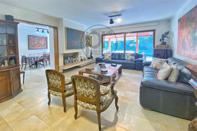 Venta casa Sta. María Manquehue, ideal familia numerosa - Imagen 5