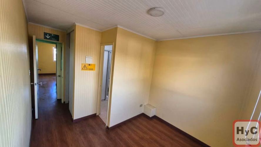 Arriendo oficinas en Quilicura 8 privados 9-B y 2- E metro lo Cruzat.
