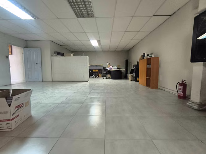 Local Comercial P2 en Arriendo-zona de descarga (180408) - Imagen 5