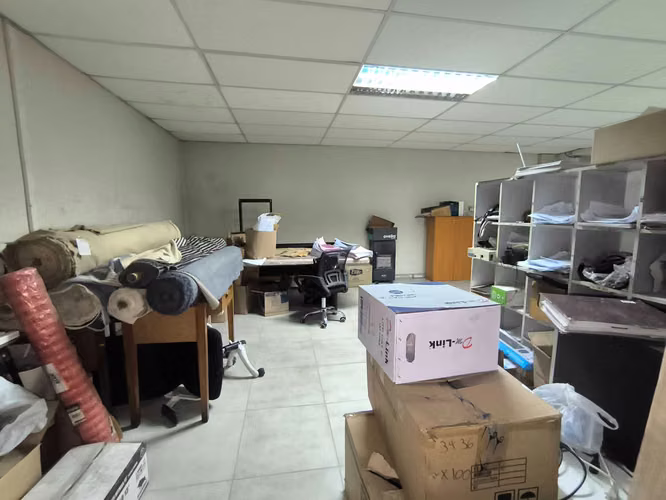 Local Comercial P2 en Arriendo-zona de descarga (180408) - Imagen 8