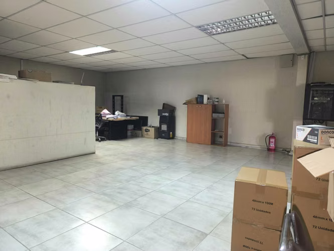 Local Comercial P2 en Arriendo-zona de descarga (180408) - Imagen 6