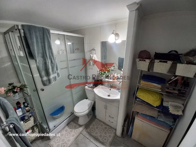 HERMOSA CASA DE DOS PISOS AMPLIADA CON 4 DORMITORIOS 3 BAÑOS