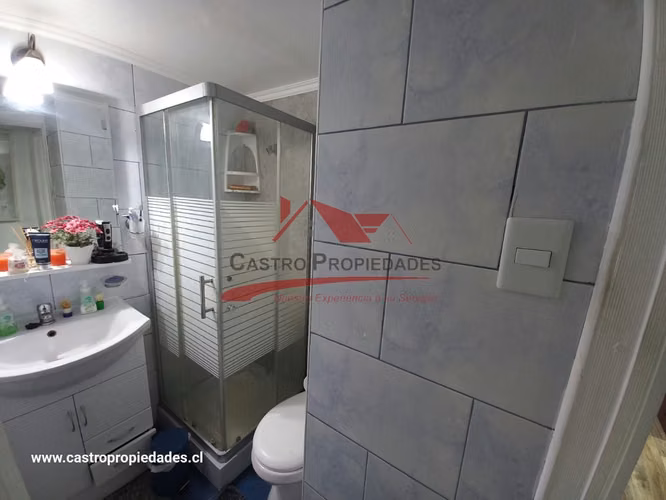 HERMOSA CASA DE DOS PISOS AMPLIADA CON 4 DORMITORIOS 3 BAÑOS