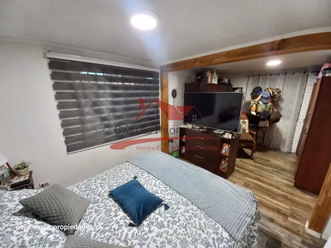 HERMOSA CASA DE DOS PISOS AMPLIADA CON 4 DORMITORIOS 3 BAÑOS