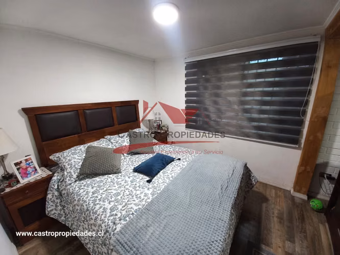 HERMOSA CASA DE DOS PISOS AMPLIADA CON 4 DORMITORIOS 3 BAÑOS