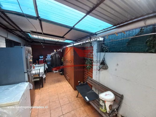 HERMOSA CASA DE DOS PISOS AMPLIADA CON 4 DORMITORIOS 3 BAÑOS