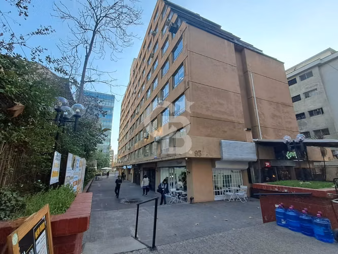 Remodelada oficina en Luis Thayer Ojeda a Pasos del metro - Imagen 12