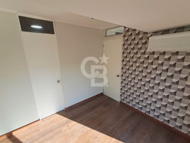 Remodelada oficina en Luis Thayer Ojeda a Pasos del metro - Imagen 4
