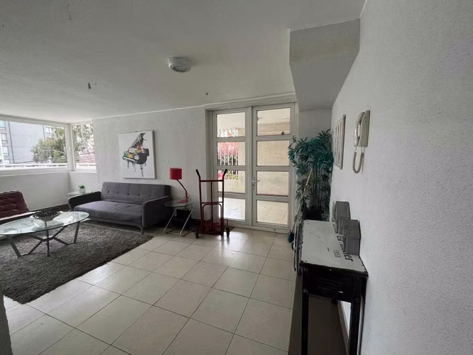 Arriendo Calle Kenrick (180409)