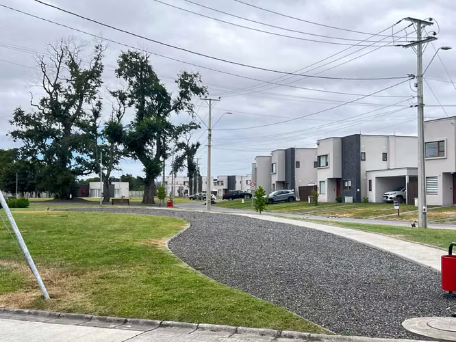 REBAJADA!!! AMPLIA CASA EN CONDOMINIO (180421) - Imagen 23