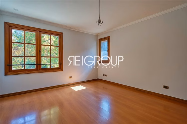 Casa en arriendo de 7 dorm. en Lo Barnechea