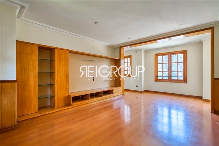 Casa en arriendo de 7 dorm. en Lo Barnechea
