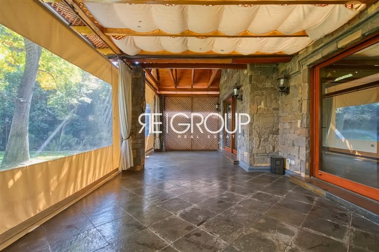 Casa en arriendo de 7 dorm. en Lo Barnechea