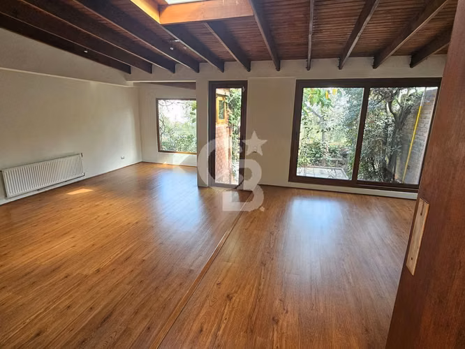 Casa de dos pisos- Vista despejada - Los Dominicos - Imagen 6