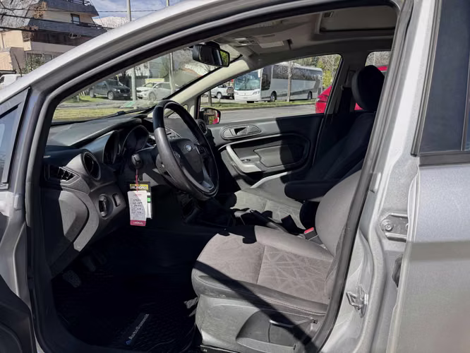 FORD FIESTA TITANIUM 1.6 MEC FULL TECHO AIRE AIRBAG VER EN LAS CONDES 2013