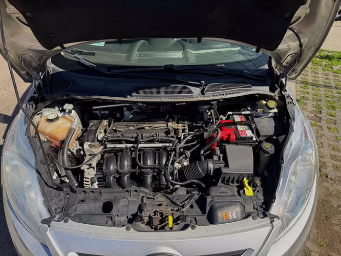 FORD FIESTA TITANIUM 1.6 MEC FULL TECHO AIRE AIRBAG VER EN LAS CONDES 2013
