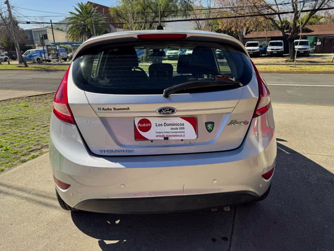 FORD FIESTA TITANIUM 1.6 MEC FULL TECHO AIRE AIRBAG VER EN LAS CONDES 2013