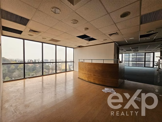 Arriendo Oficina 668 m2 Vista al Cerro Santa Lucia