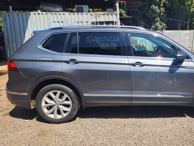 VOLKSWAGEN TIGUAN TSI AT LIMITED 180HP - 2018 | 2775