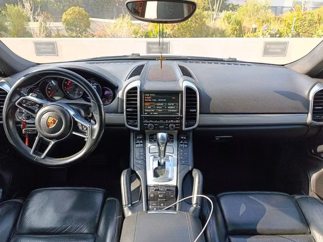 PORSCHE CAYENNE V6 E2 II - 2016 | 2701