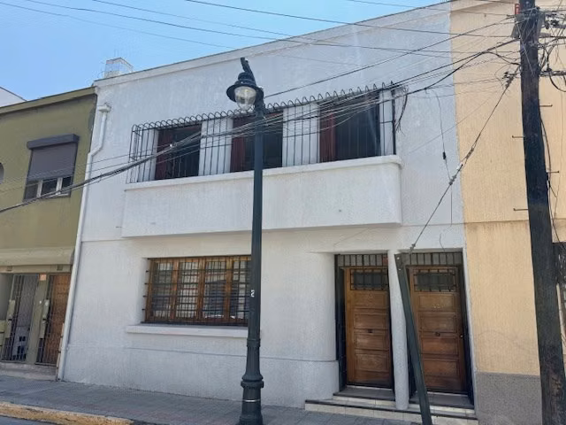 Oficina en arriendo en Providencia. 4 privados y subterráneo