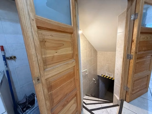 Oficina en arriendo en Providencia. 4 privados y subterráneo