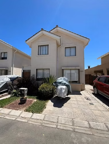 HERMOSA CASA EN CONDOMINIO /PADRE HURTADO, ¡OPORTUNIDAD!
