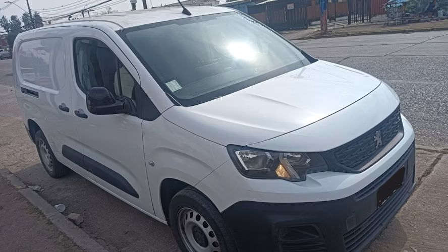 Peugeot Partner  L2 full , año 2022 unico dueño