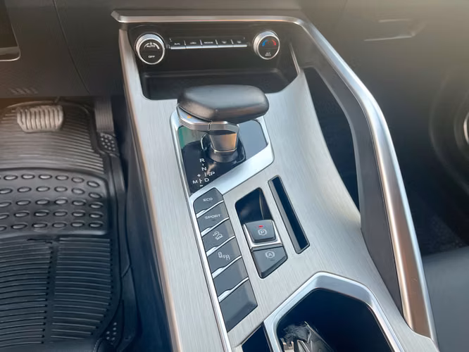 GEELY COOLRAY AT 1.5