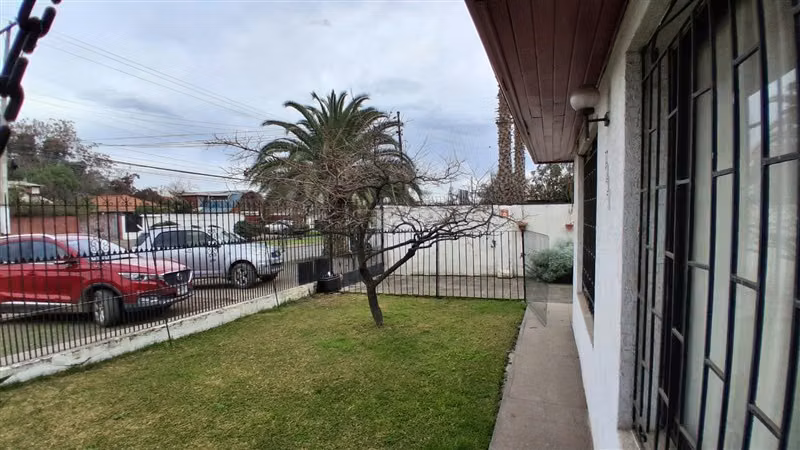 Casas en venta de 6 dorm. 4 baños en Macul