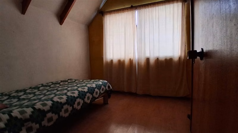 Casas en venta de 6 dorm. 4 baños en Macul