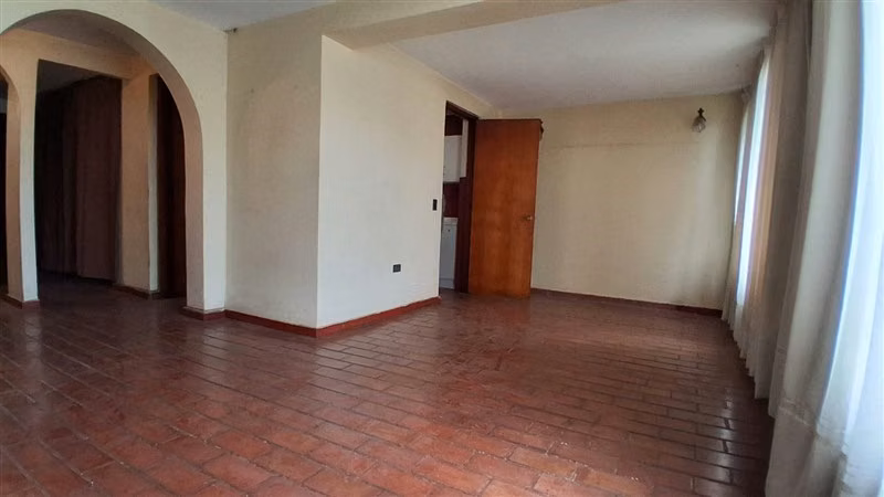 Casas en venta de 6 dorm. 4 baños en Macul
