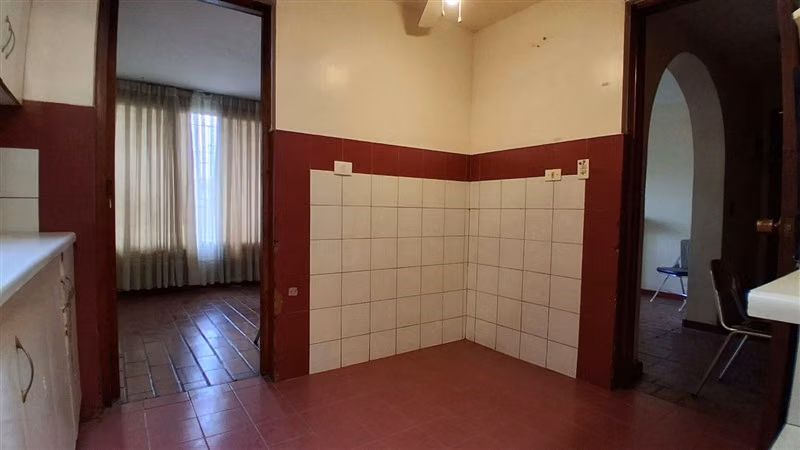 Casas en venta de 6 dorm. 4 baños en Macul