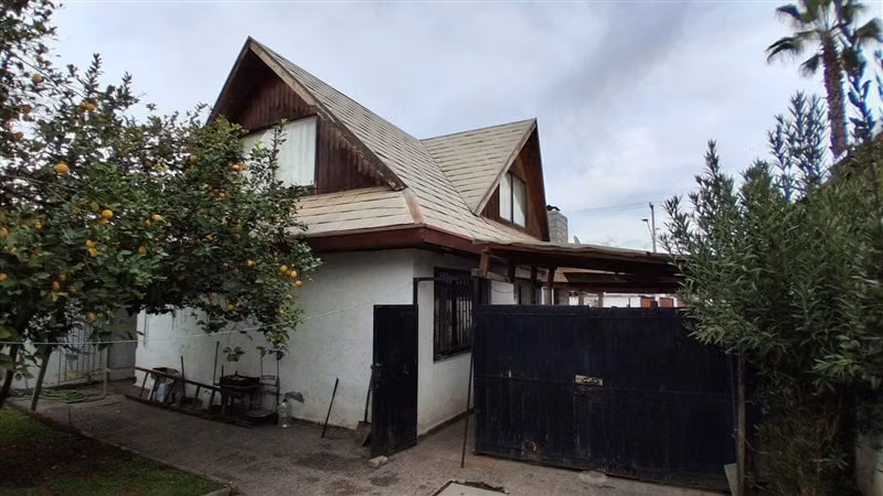 Casas en venta de 6 dorm. 4 baños en Macul